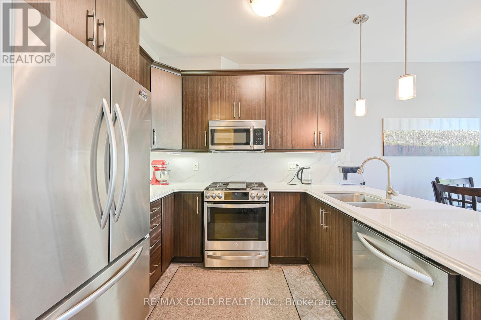 20 Meadowcrest Lane, Brampton, Ontario  L7A 0T8 - Photo 9 - W12394291