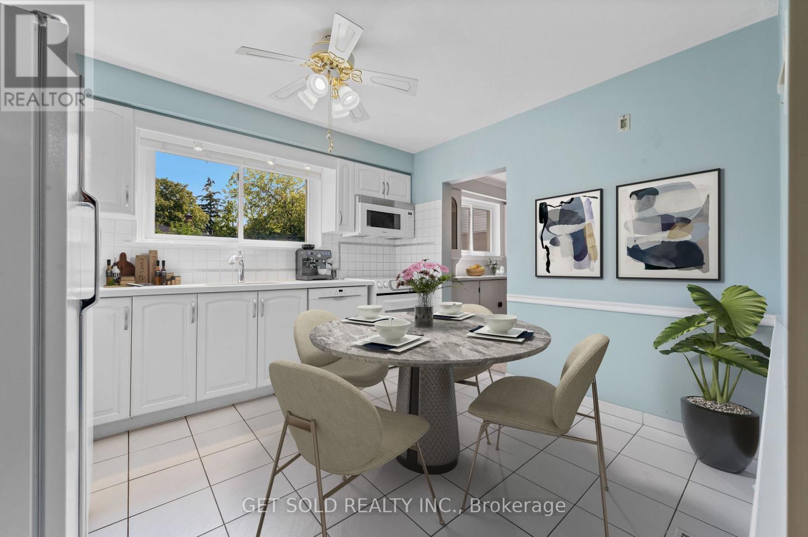 54 Ringway Crescent, Toronto (Elms-Old Rexdale), Ontario  M9W 1X4 - Photo 12 - W12394344