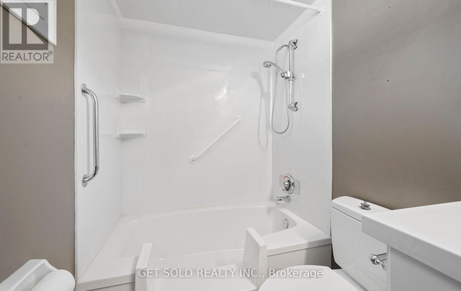 54 Ringway Crescent, Toronto (Elms-Old Rexdale), Ontario  M9W 1X4 - Photo 30 - W12394344