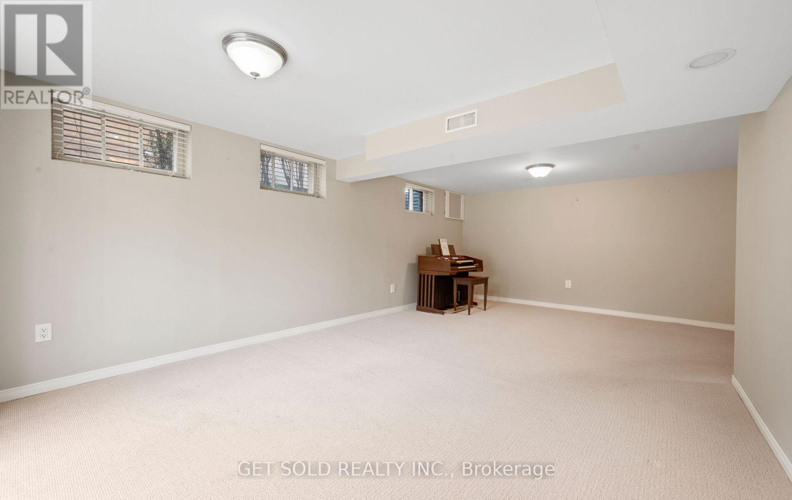 54 Ringway Crescent, Toronto (Elms-Old Rexdale), Ontario  M9W 1X4 - Photo 36 - W12394344
