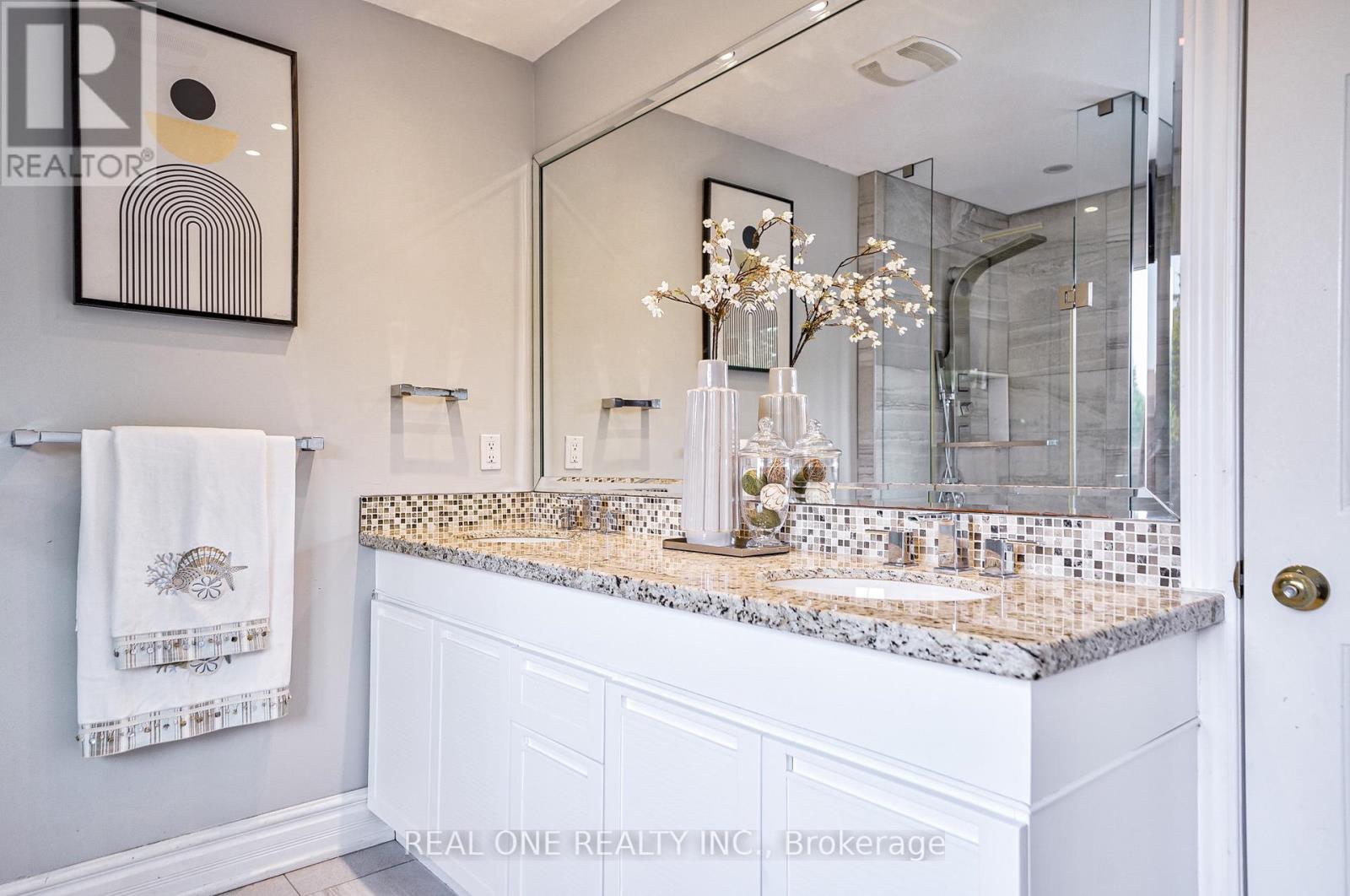 1321 Monks Passage, Oakville, Ontario  L6M 1K6 - Photo 27 - W12394401