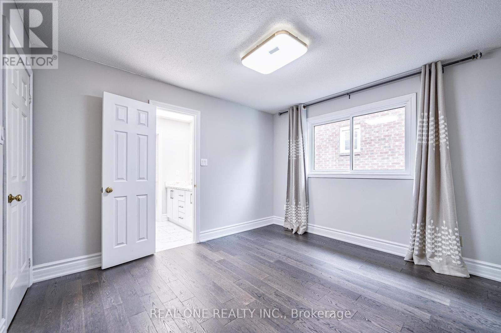 1321 Monks Passage, Oakville, Ontario  L6M 1K6 - Photo 28 - W12394401