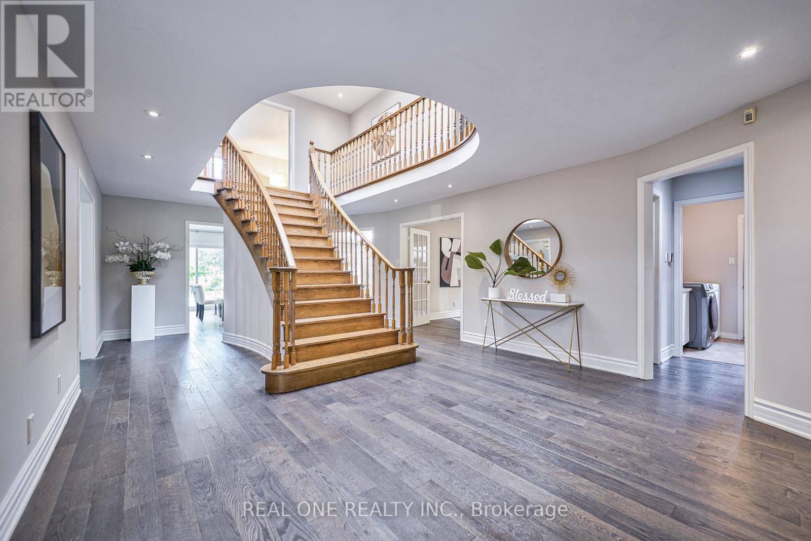 1321 Monks Passage, Oakville, Ontario  L6M 1K6 - Photo 3 - W12394401