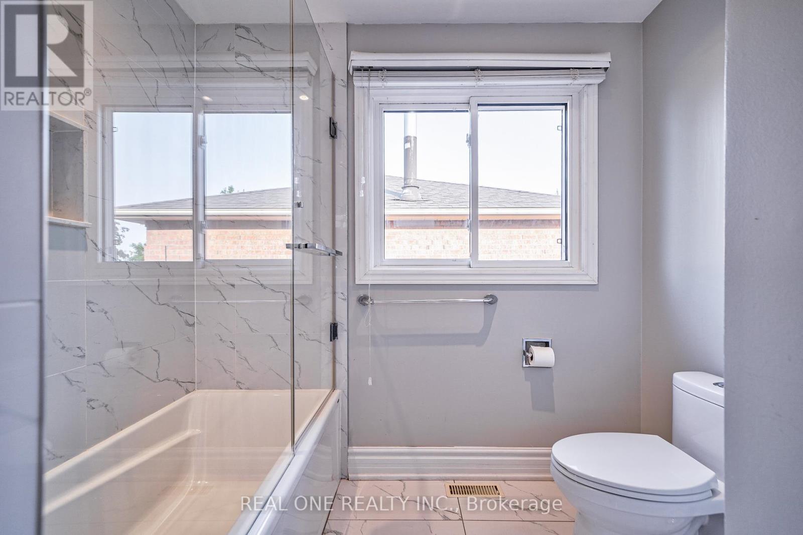 1321 Monks Passage, Oakville, Ontario  L6M 1K6 - Photo 33 - W12394401