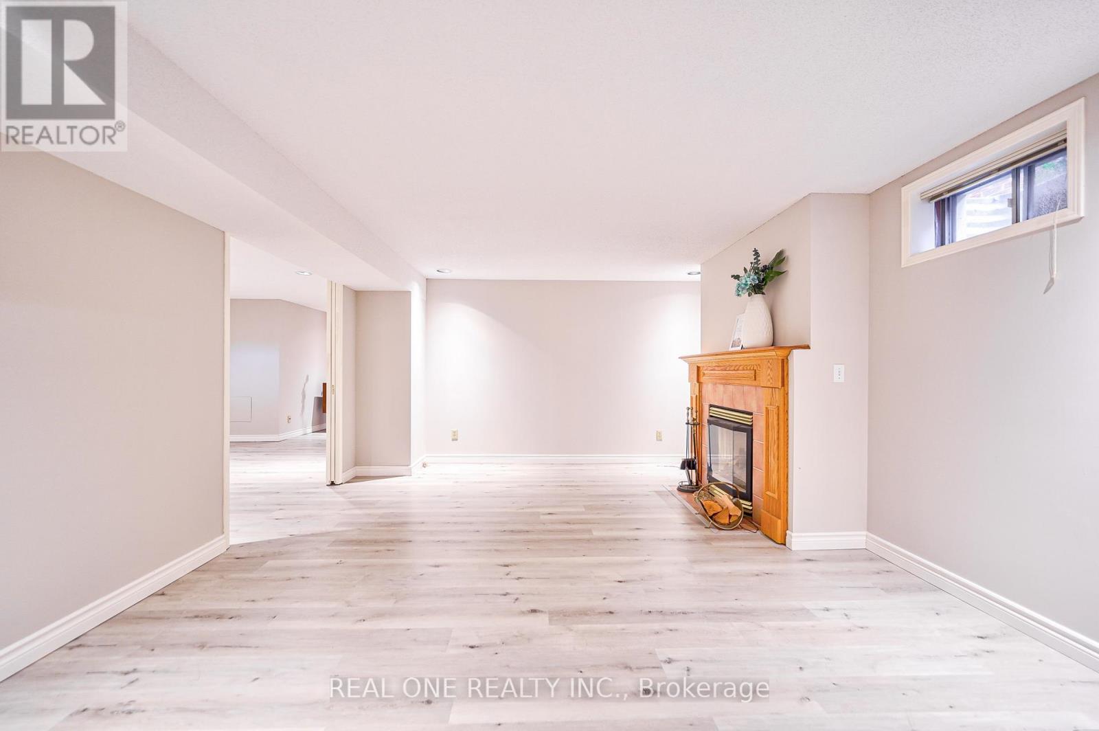 1321 Monks Passage, Oakville, Ontario  L6M 1K6 - Photo 38 - W12394401