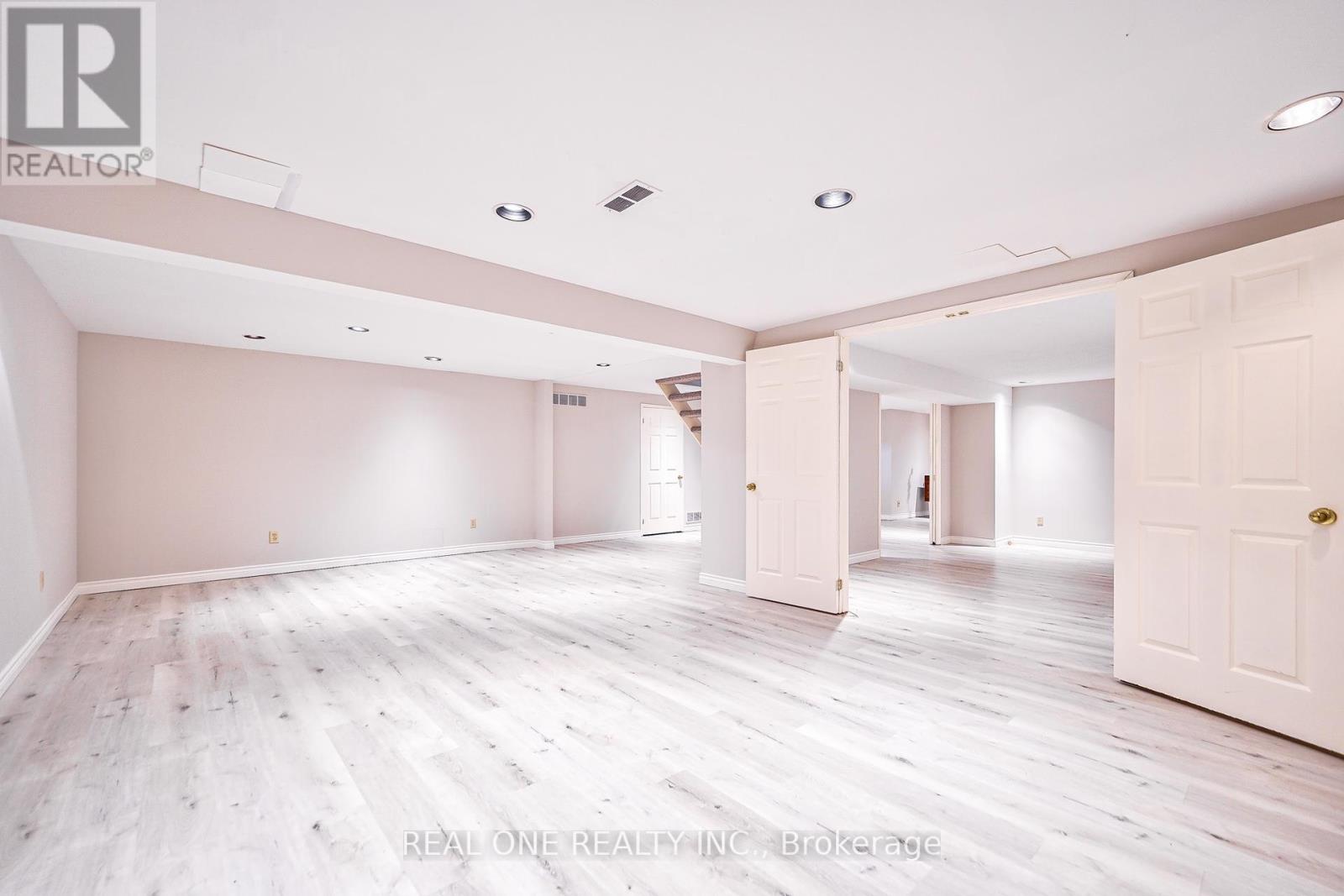 1321 Monks Passage, Oakville, Ontario  L6M 1K6 - Photo 39 - W12394401
