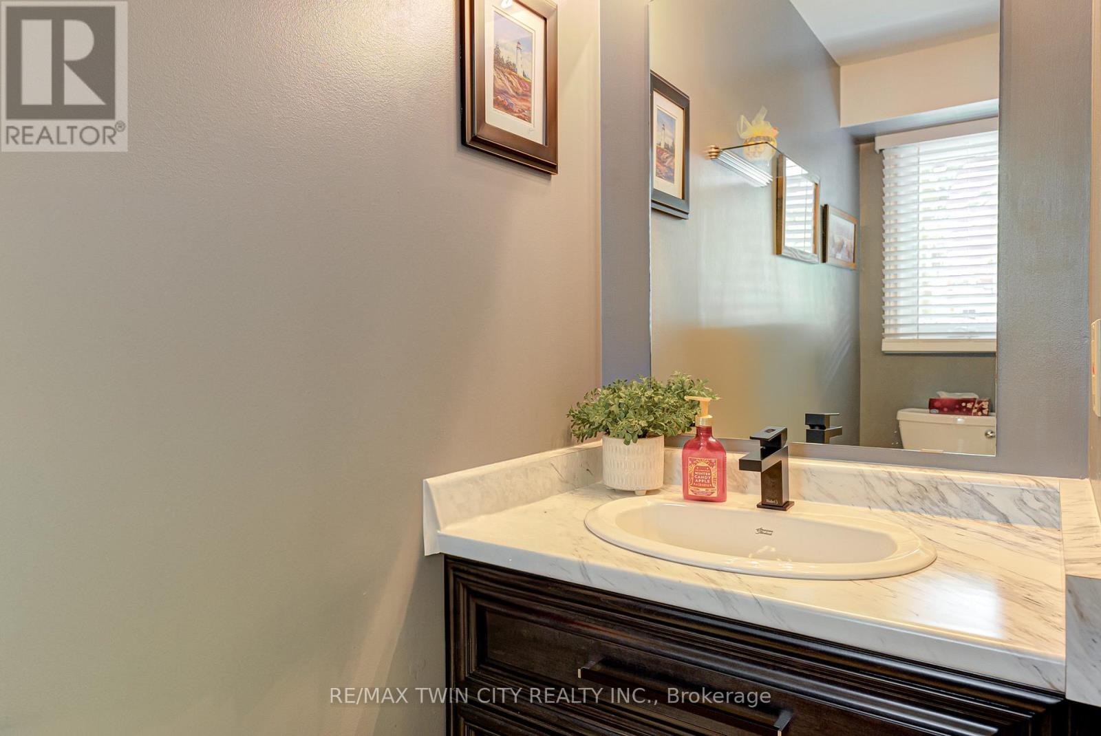 12 - 523 Beechwood Drive, Waterloo, Ontario  N2T 2G7 - Photo 13 - X12394256