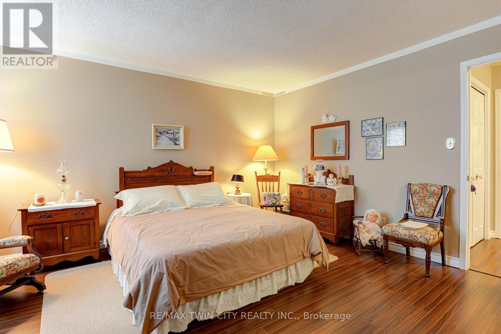 12 - 523 Beechwood Drive, Waterloo, Ontario  N2T 2G7 - Photo 19 - X12394256