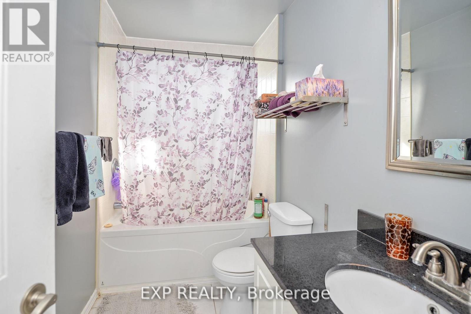 96 York Street, St. Catharines (Downtown), Ontario  L2R 6E2 - Photo 18 - X12394303