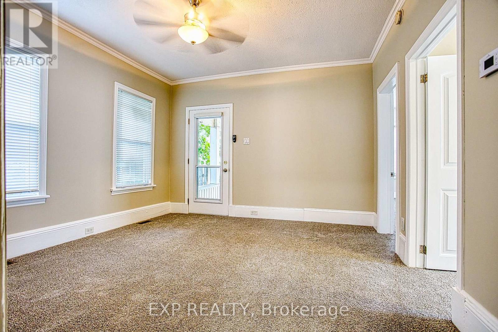 96 York Street, St. Catharines (Downtown), Ontario  L2R 6E2 - Photo 7 - X12394303