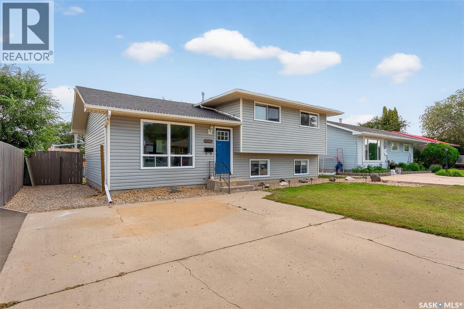 1309 Hochelaga STREET W, Moose Jaw, Saskatchewan