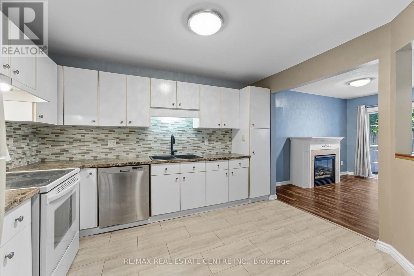 Property at 713 CHAMPLAIN BOULEVARD image 5