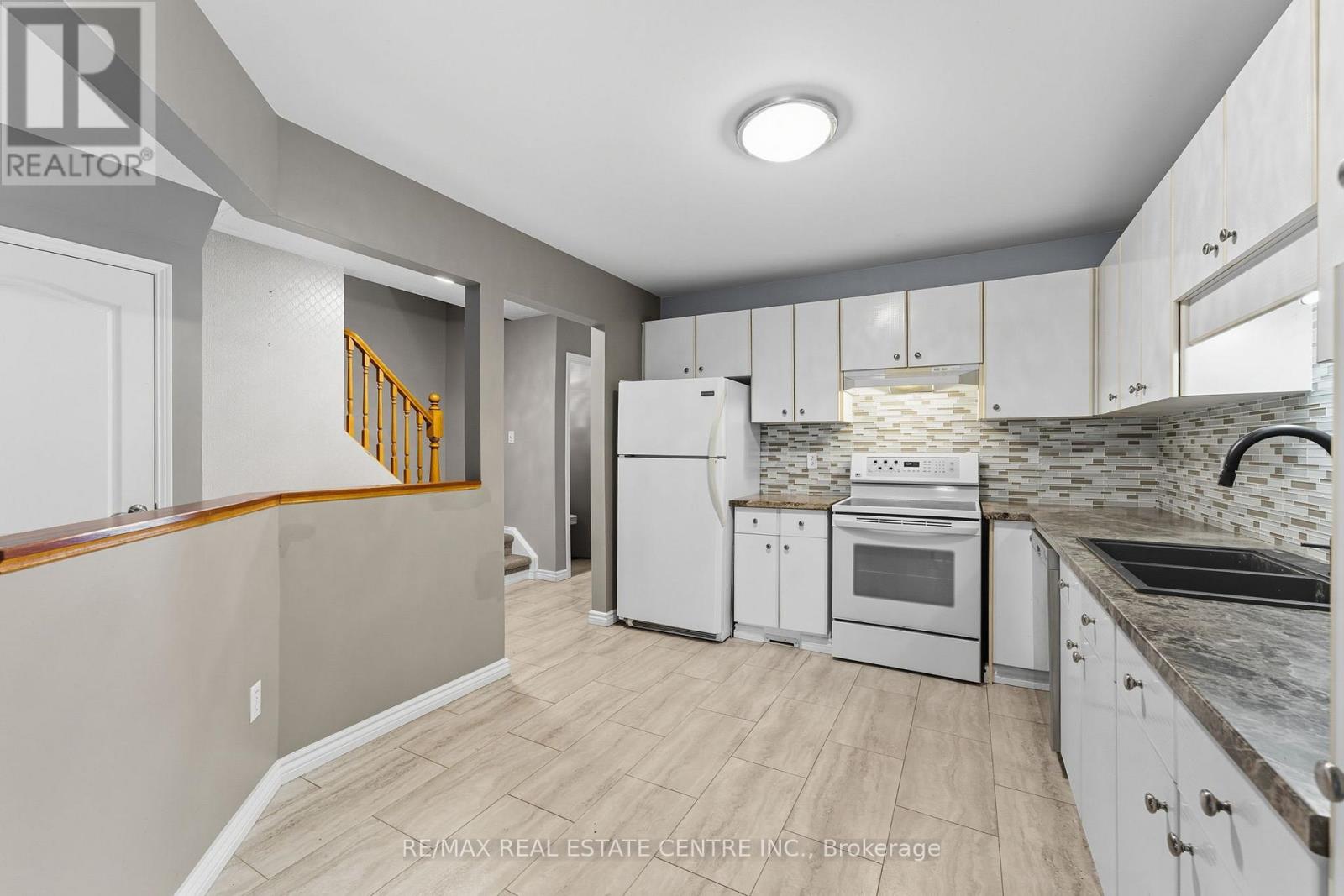713 Champlain Boulevard, Cambridge, Ontario  N1R 7Z8 - Photo 7 - X12394340