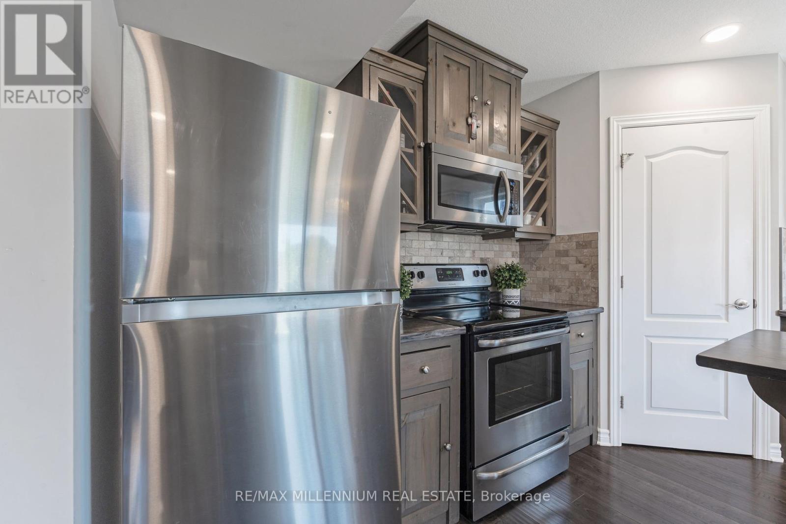 365 Beech Street, Lucan Biddulph, Ontario  N0M 2J0 - Photo 25 - X12394351