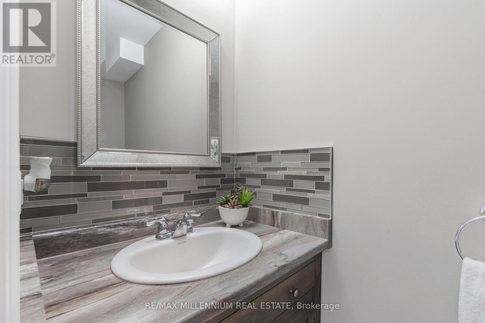 365 Beech Street, Lucan Biddulph, Ontario  N0M 2J0 - Photo 27 - X12394351