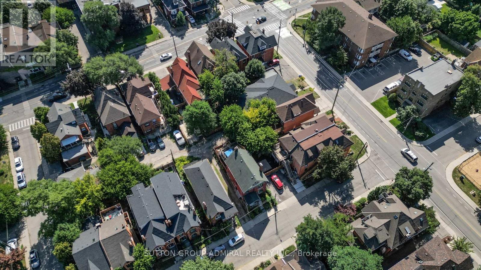 164 Wentworth Street S, Hamilton, Ontario  L8N 2Z2 - Photo 2 - X12394367