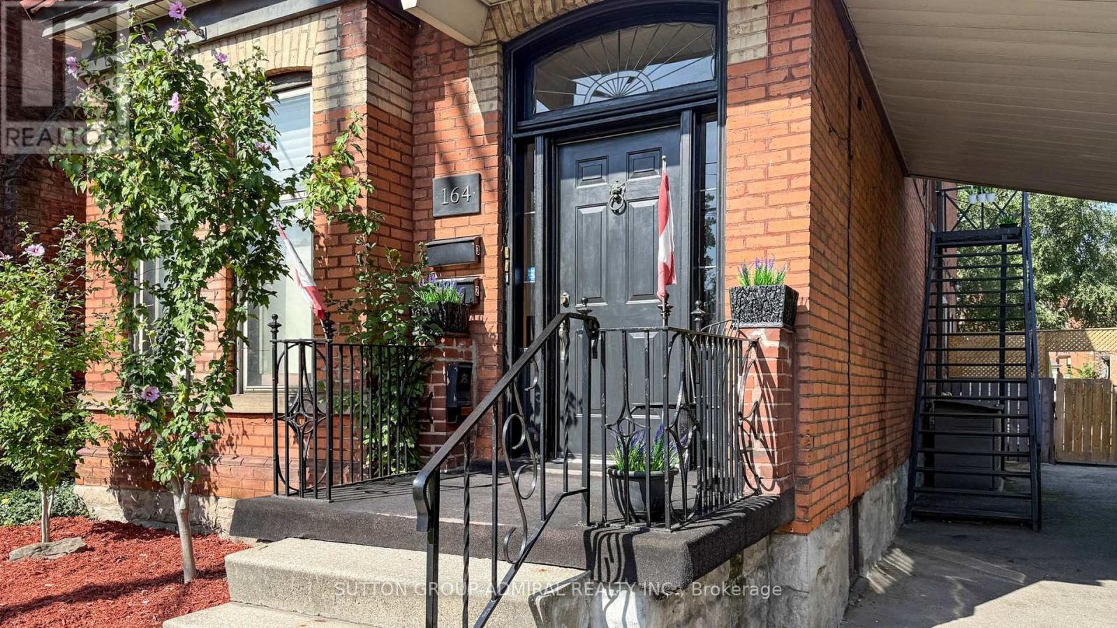 164 Wentworth Street S, Hamilton, Ontario  L8N 2Z2 - Photo 5 - X12394367