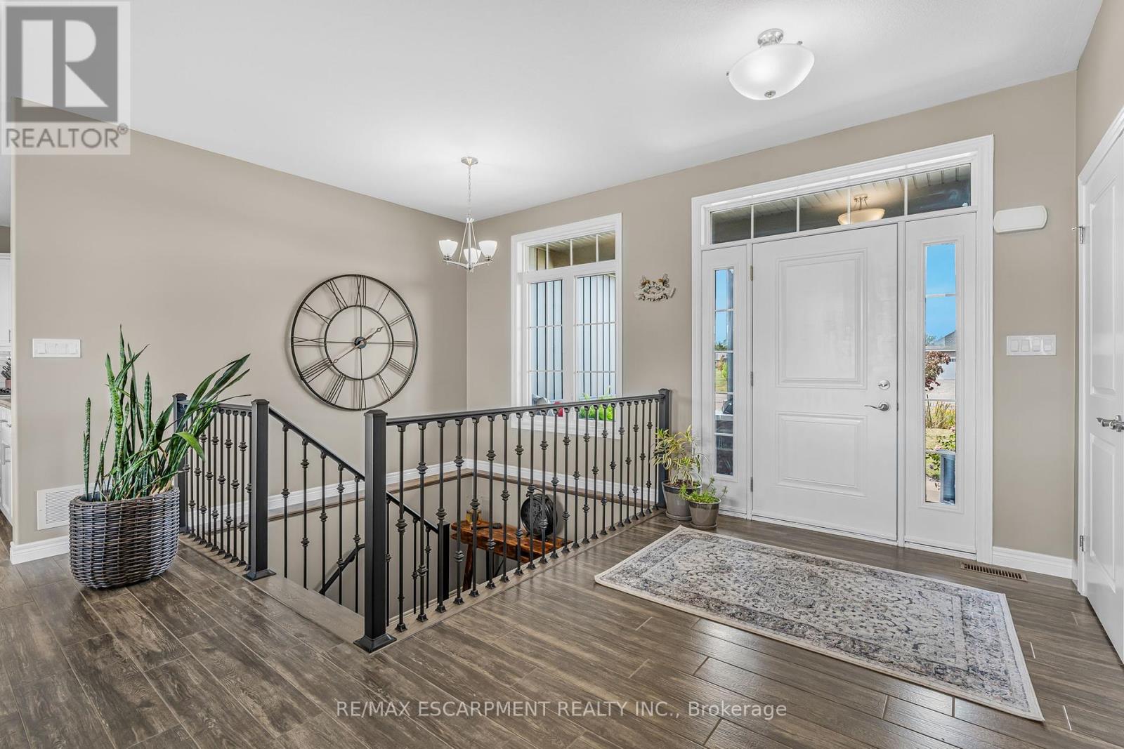 3 Silverthorne Court, Haldimand, Ontario  N1A 2W2 - Photo 7 - X12394403