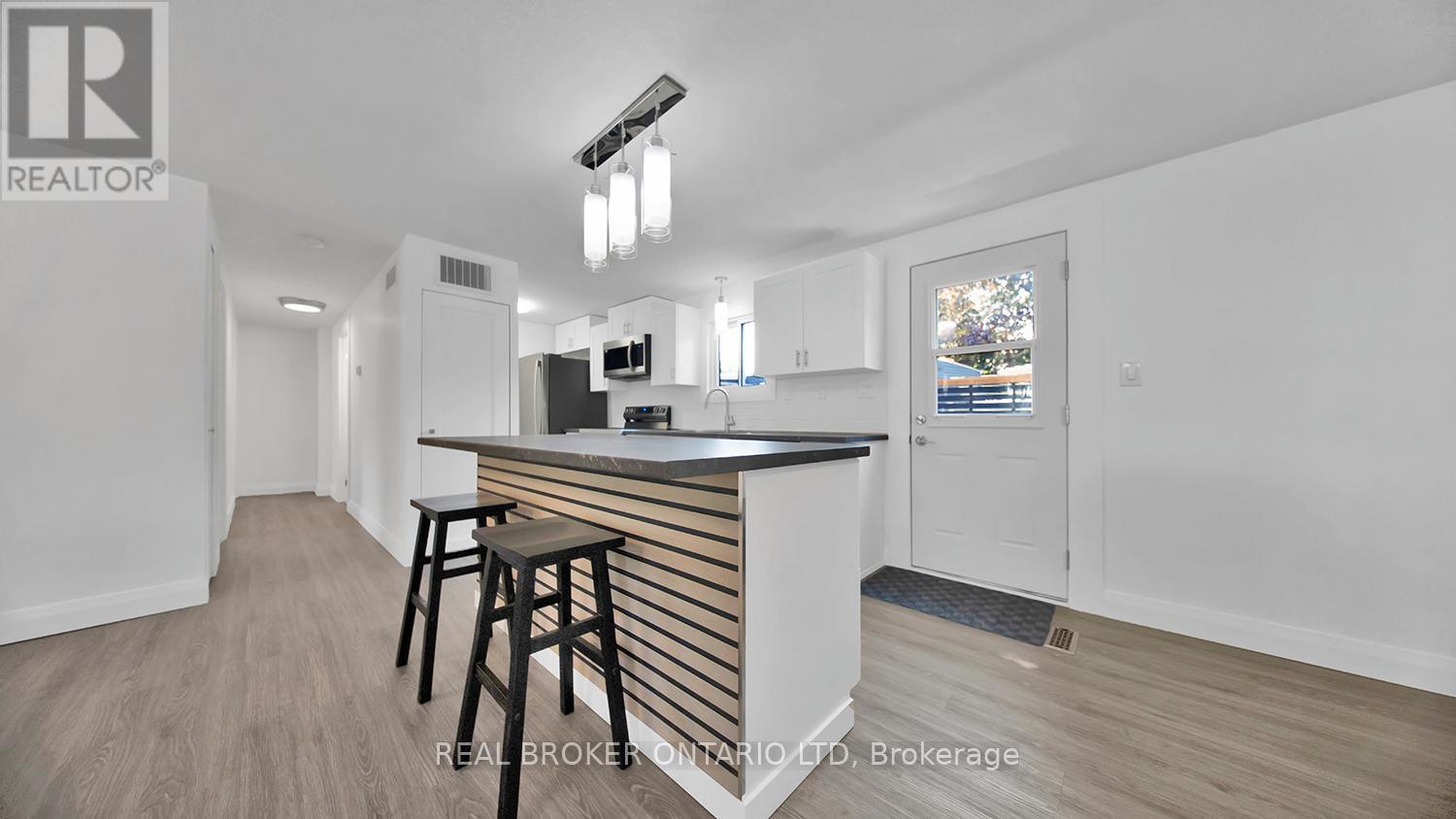 46 St Andrews Place, South Huron (Stephen), Ontario  N0M 1T0 - Photo 11 - X12394535