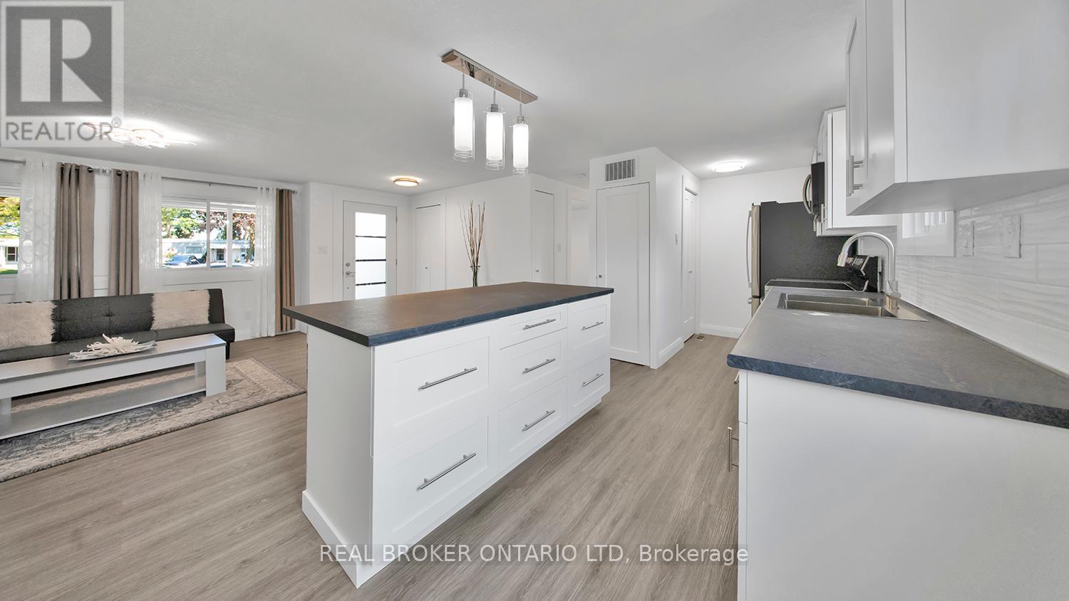 46 St Andrews Place, South Huron (Stephen), Ontario  N0M 1T0 - Photo 13 - X12394535