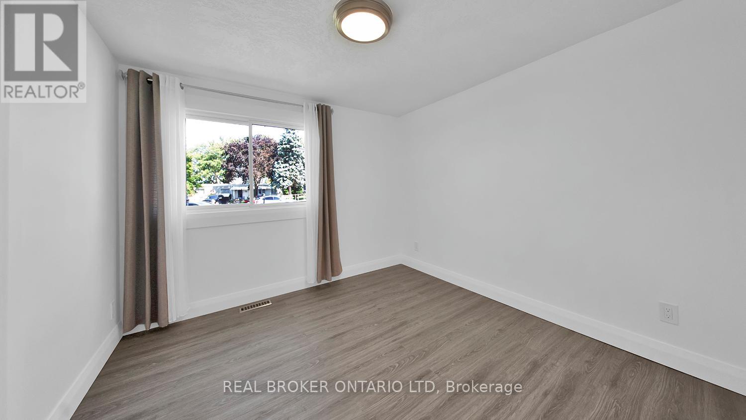 46 St Andrews Place, South Huron (Stephen), Ontario  N0M 1T0 - Photo 20 - X12394535