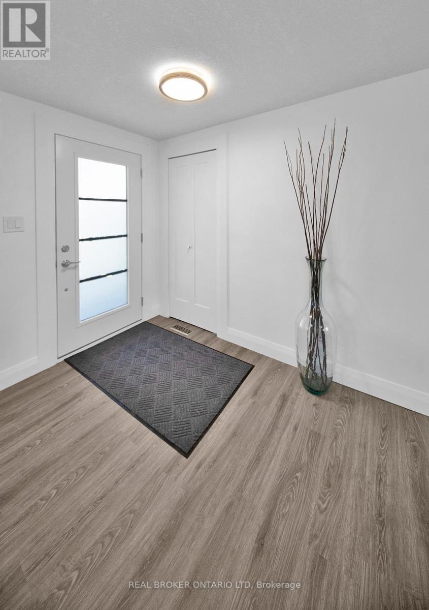 46 St Andrews Place, South Huron (Stephen), Ontario  N0M 1T0 - Photo 5 - X12394535