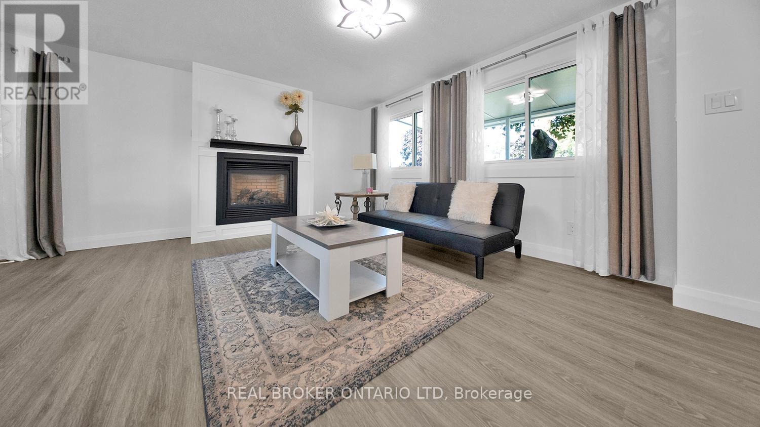 46 St Andrews Place, South Huron (Stephen), Ontario  N0M 1T0 - Photo 7 - X12394535
