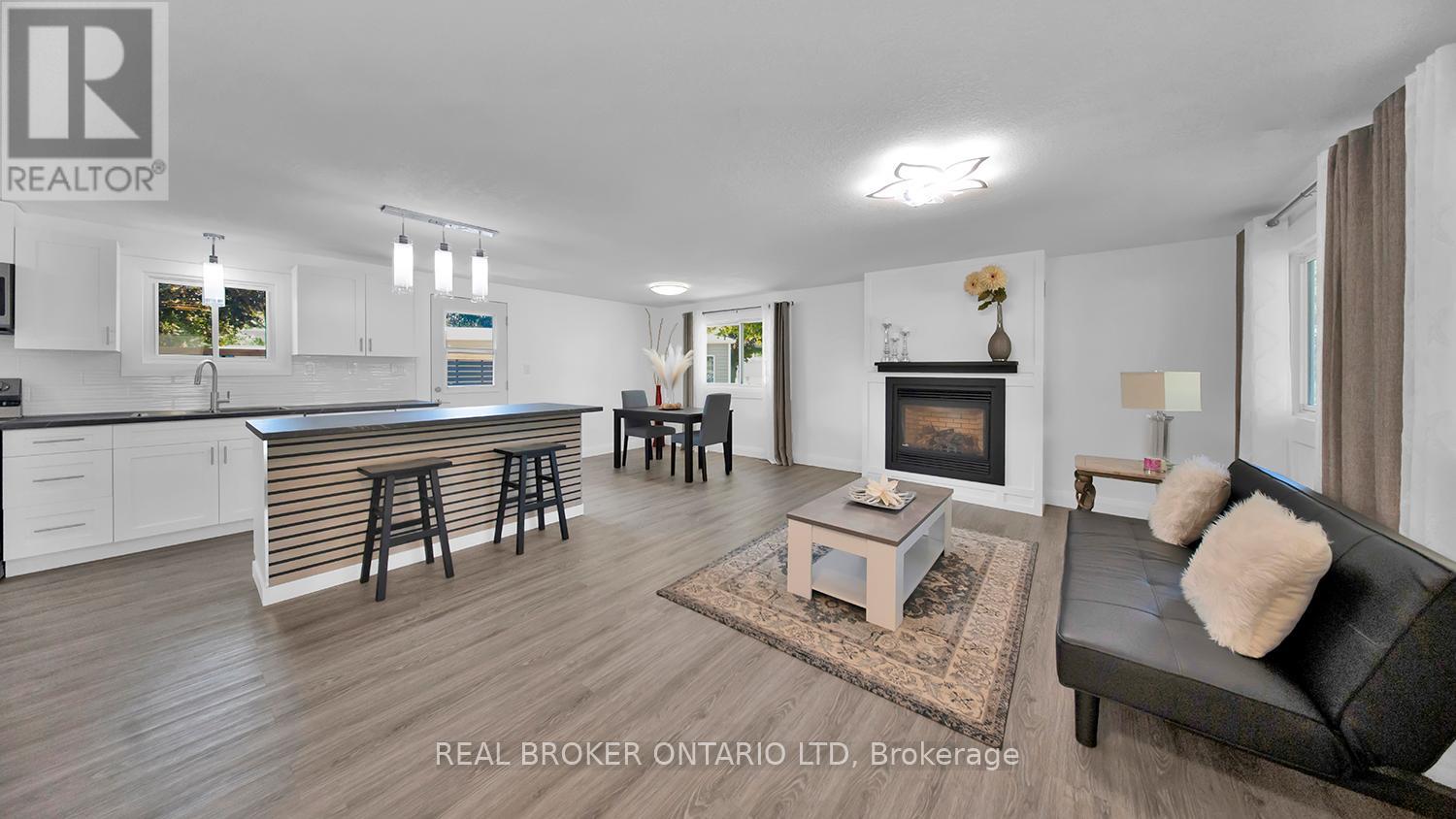 46 St Andrews Place, South Huron (Stephen), Ontario  N0M 1T0 - Photo 8 - X12394535