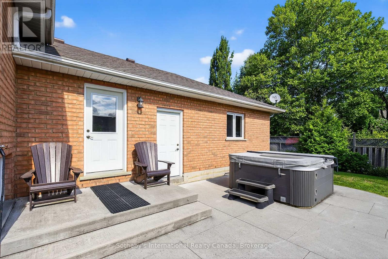 35 Elgin Street S, Blue Mountains, Ontario  N0H 2P0 - Photo 45 - X12394533