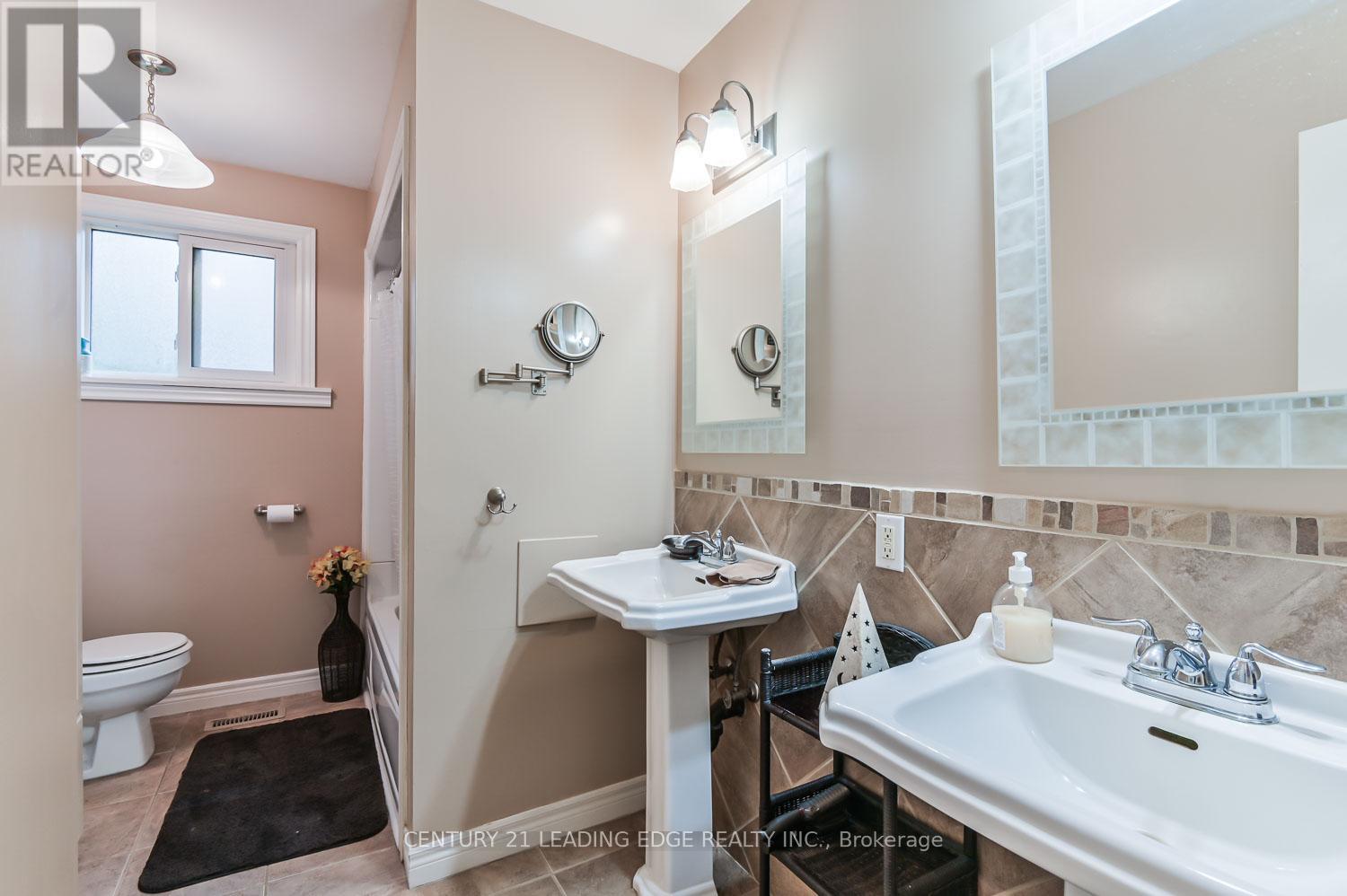 21 Jonathan Street, Uxbridge, Ontario  L9P 1B6 - Photo 22 - N12350062