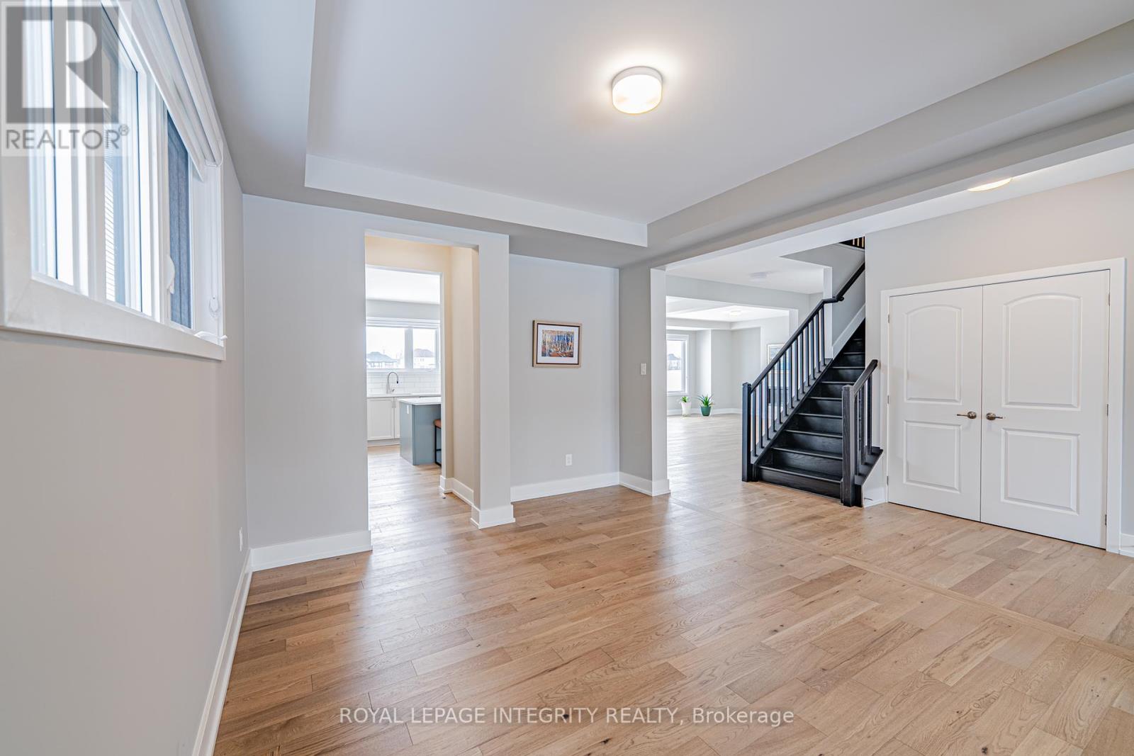 709 Fenwick Way, Ottawa, Ontario  K2J 7E2 - Photo 6 - X12394598