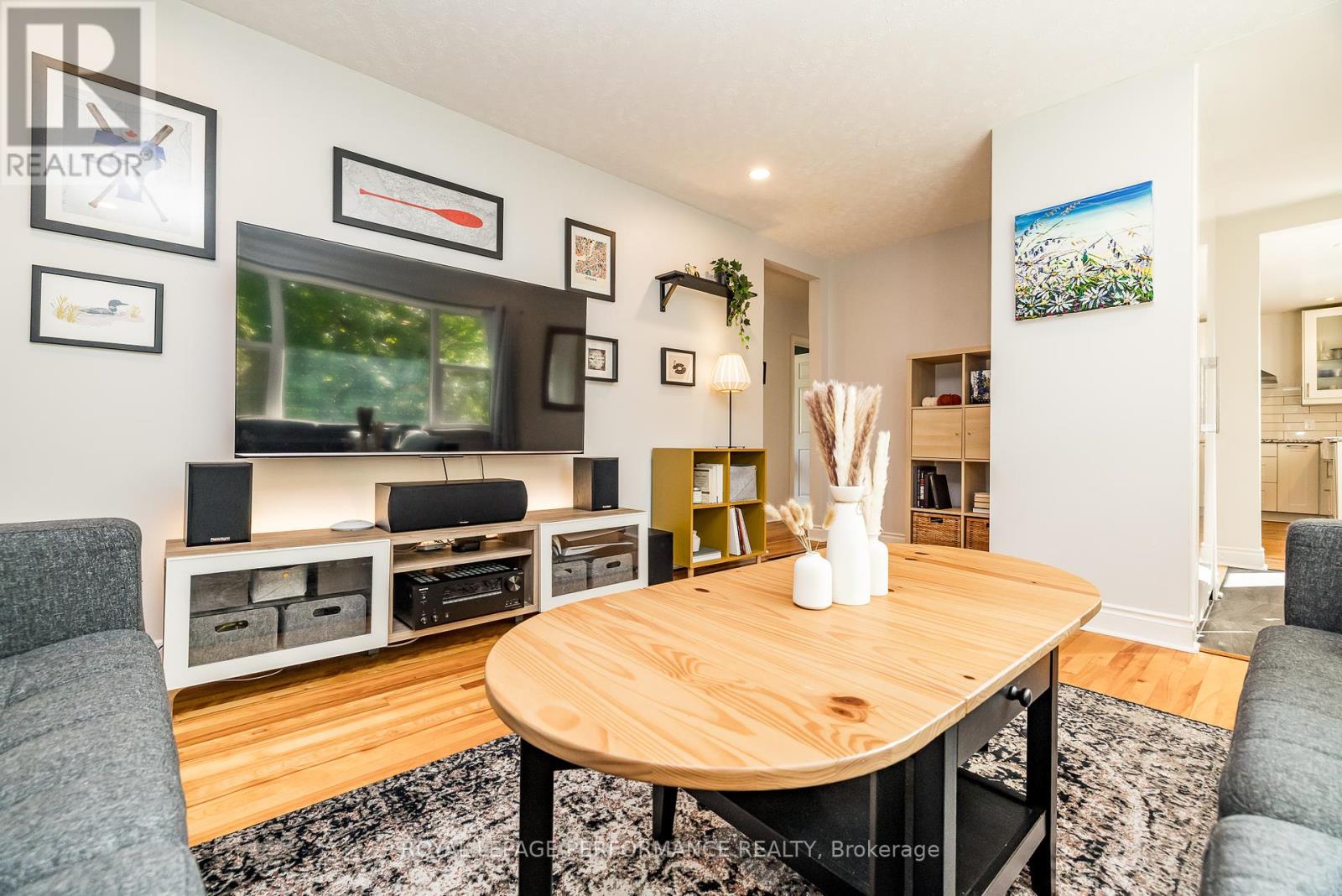 343 Fullerton Avenue, Ottawa, Ontario  K1K 1K2 - Photo 7 - X12394604