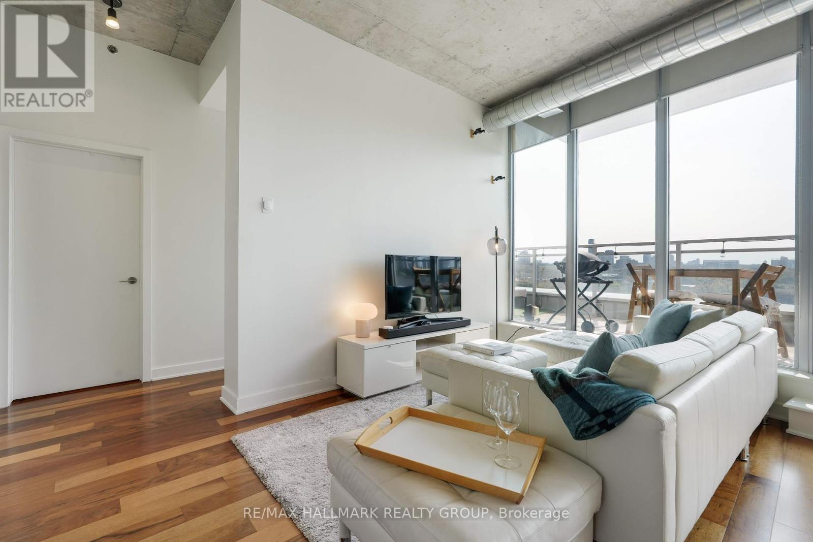 Penthouse 804 - 360 Mcleod Street, Ottawa, Ontario  K2P 1A9 - Photo 11 - X12394652