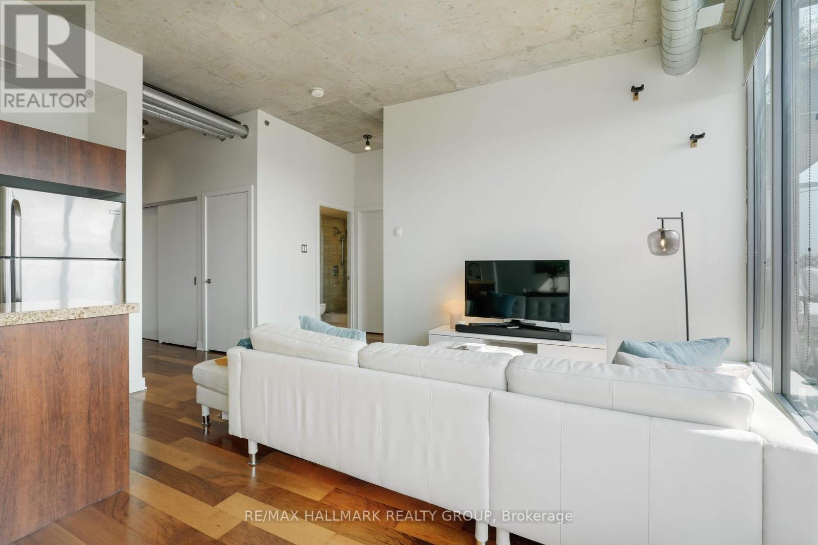 Penthouse 804 - 360 Mcleod Street, Ottawa, Ontario  K2P 1A9 - Photo 12 - X12394652