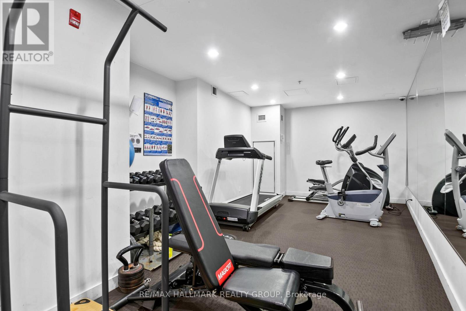 Penthouse 804 - 360 Mcleod Street, Ottawa, Ontario  K2P 1A9 - Photo 29 - X12394652