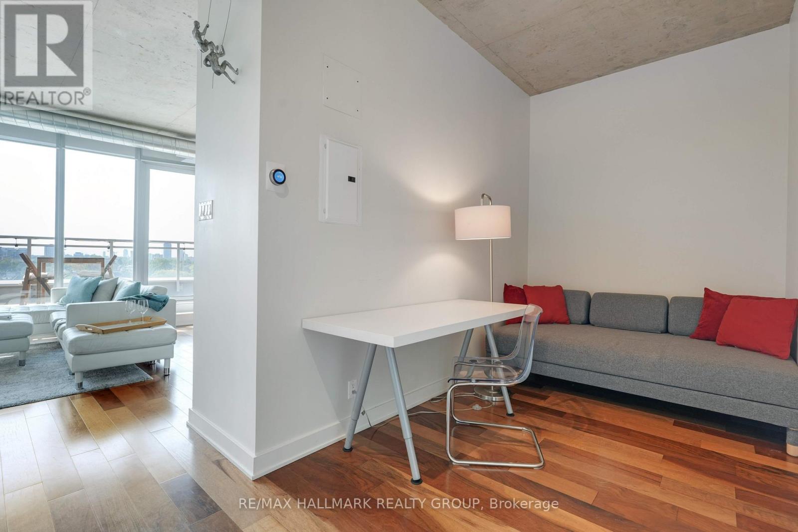Penthouse 804 - 360 Mcleod Street, Ottawa, Ontario  K2P 1A9 - Photo 8 - X12394652