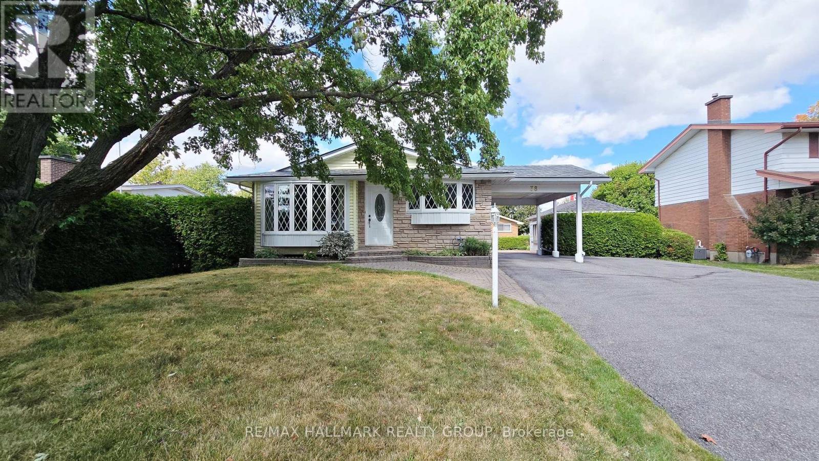 38 HADLEY CIRCLE, Ottawa, Ontario