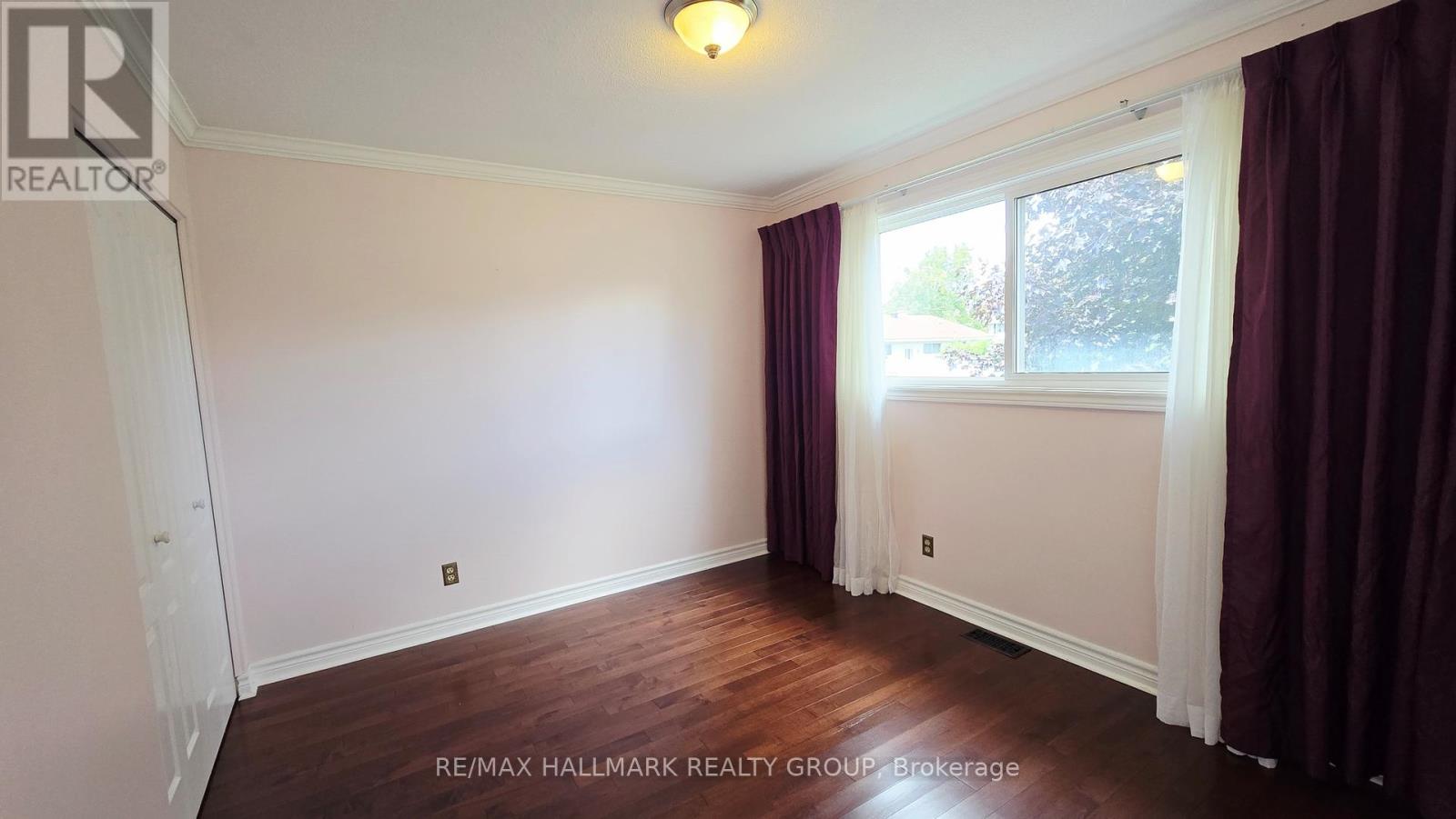 38 Hadley Circle, Ottawa, Ontario  K2H 6N9 - Photo 16 - X12394670