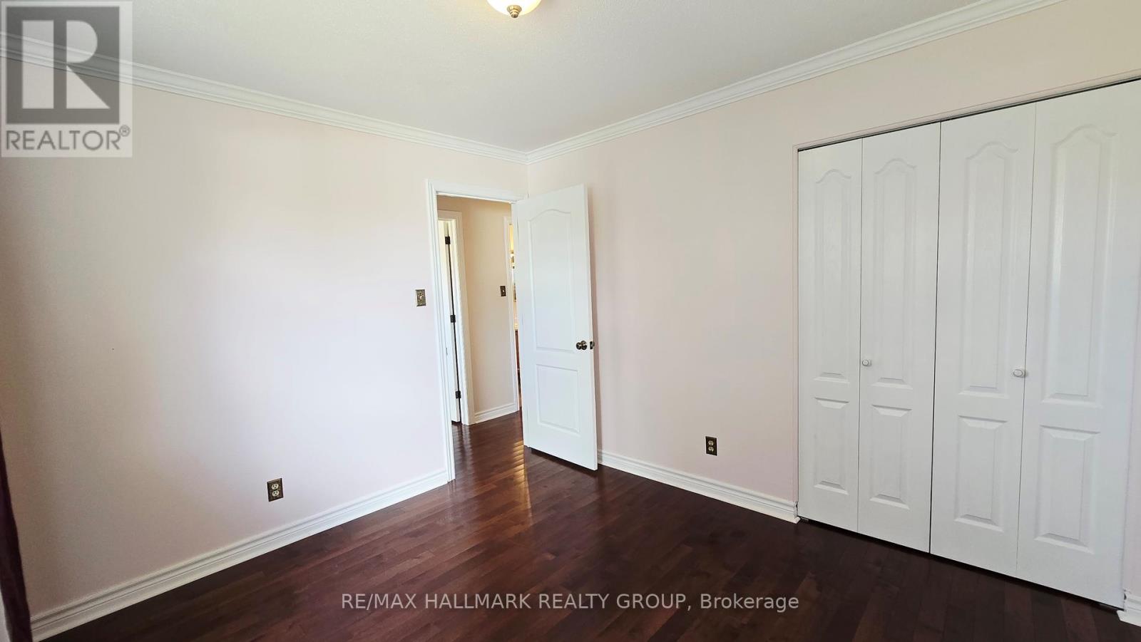 38 Hadley Circle, Ottawa, Ontario  K2H 6N9 - Photo 17 - X12394670