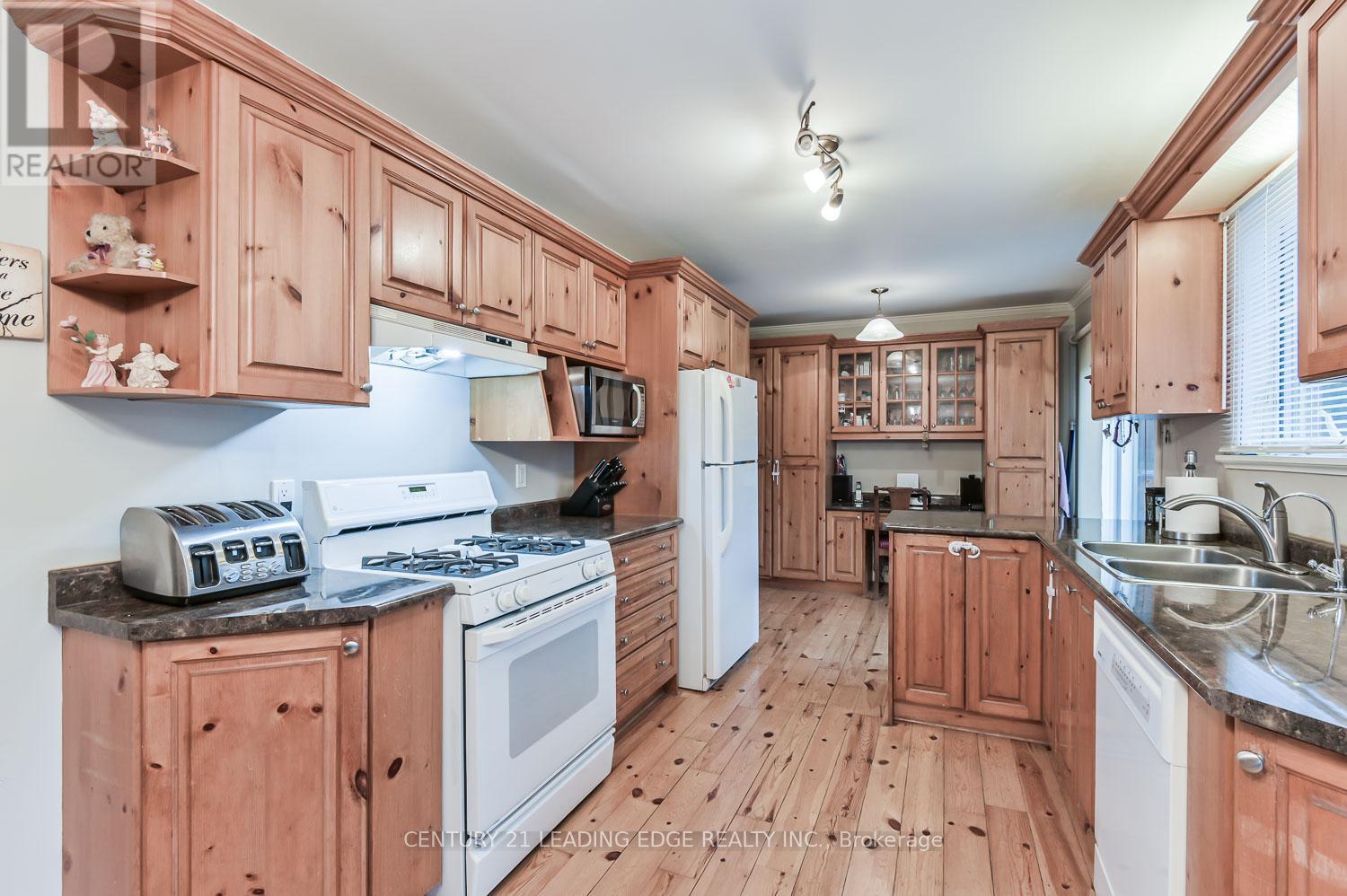 21 Jonathan Street, Uxbridge, Ontario  L9P 1B6 - Photo 14 - N12350062