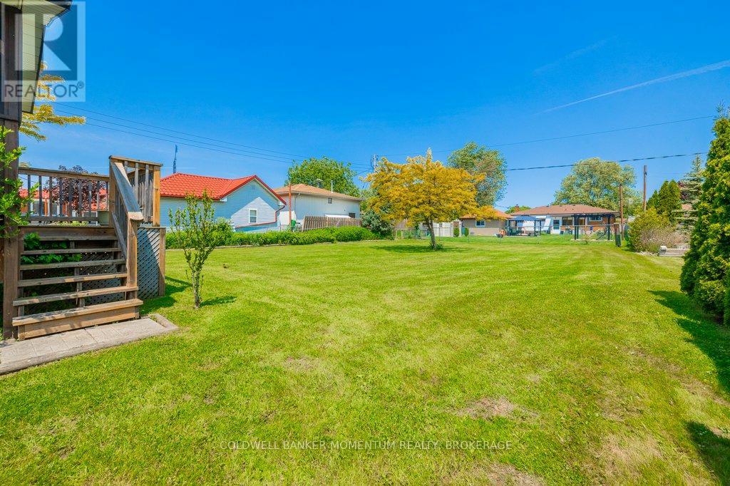 82 Mcdonald Avenue, Thorold, Ontario  L2V 3E7 - Photo 11 - X12394660