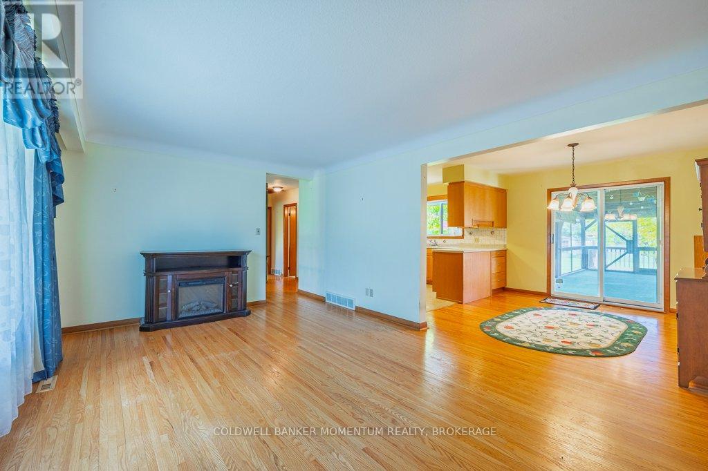 82 Mcdonald Avenue, Thorold, Ontario  L2V 3E7 - Photo 40 - X12394660