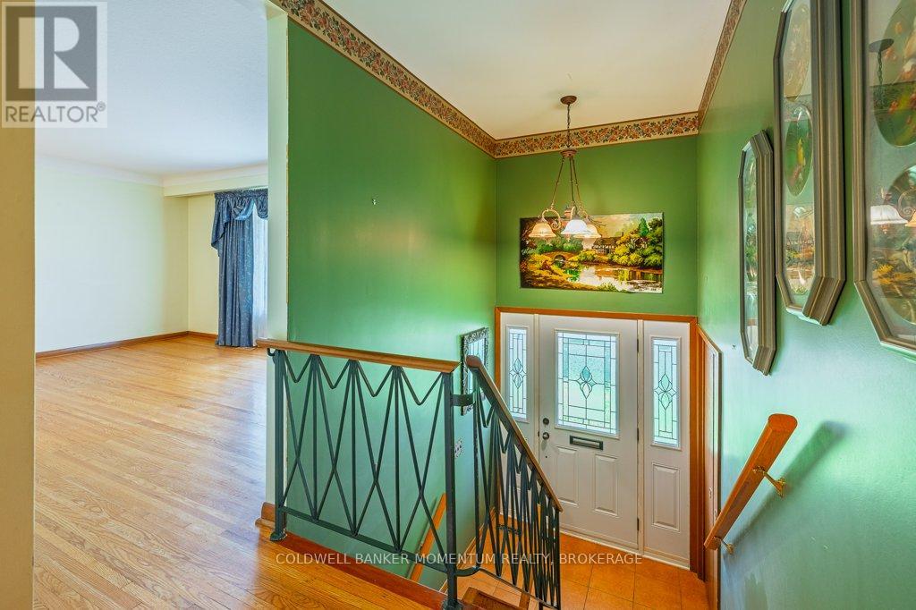 82 Mcdonald Avenue, Thorold, Ontario  L2V 3E7 - Photo 5 - X12394660
