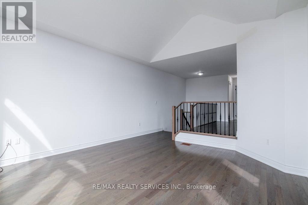 1870 Lamstone Street, Innisfil (Alcona), Ontario  L9S 4Z8 - Photo 20 - N12394528