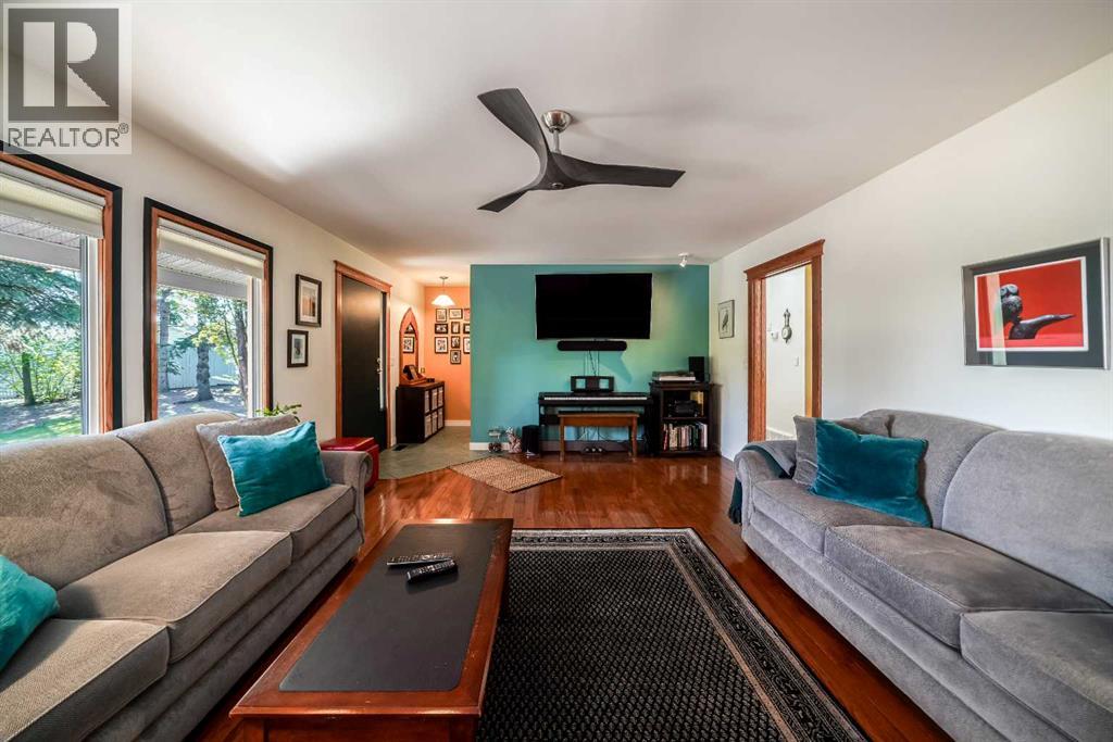 Property at 4444 50 Street image 5