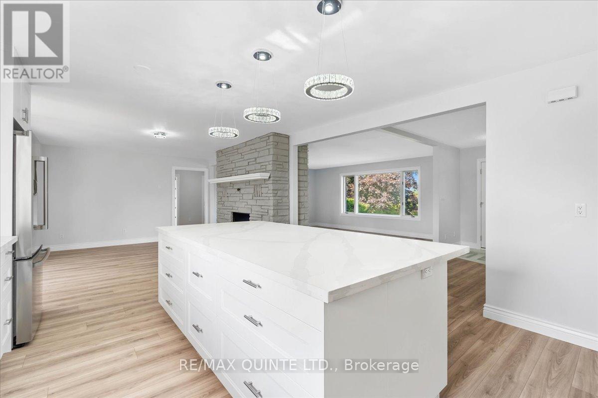 737 County Road 18 Road, Prince Edward County (Athol Ward), Ontario  K0K 1P0 - Photo 17 - X12394541