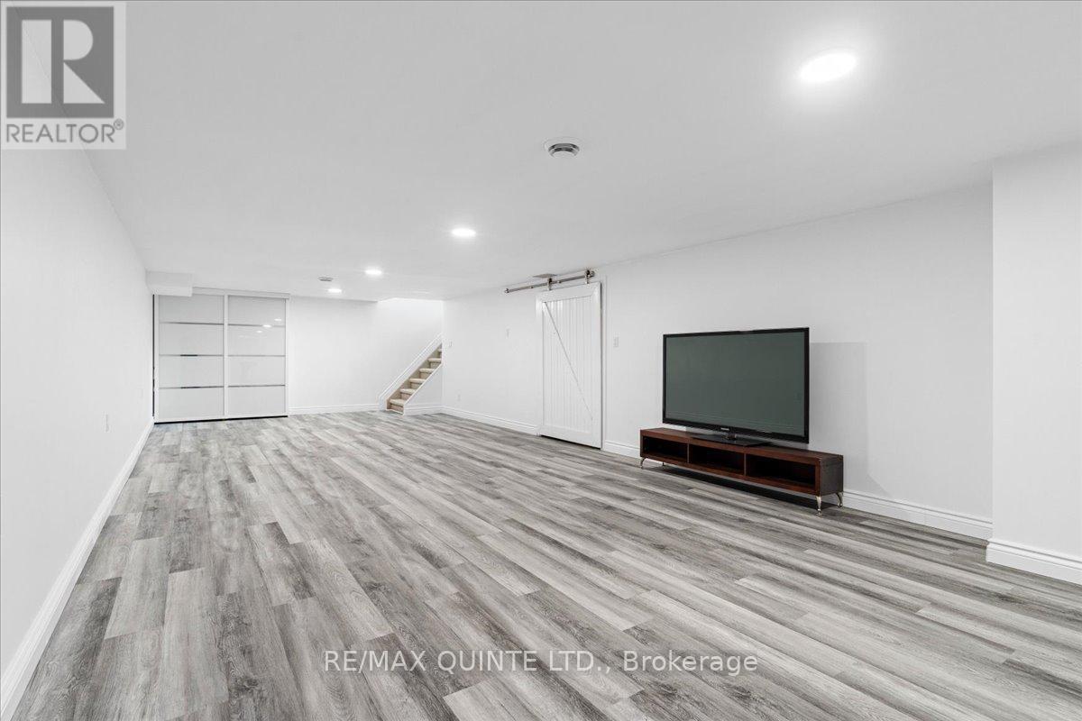 737 County Road 18 Road, Prince Edward County (Athol Ward), Ontario  K0K 1P0 - Photo 37 - X12394541