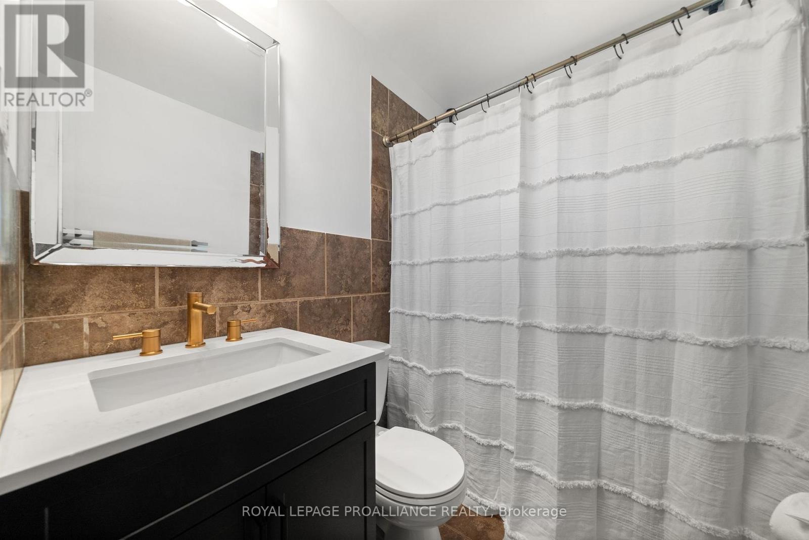 206 Elmwood Drive, Belleville (Thurlow Ward), Ontario  K8N 4Z4 - Photo 29 - X12394656