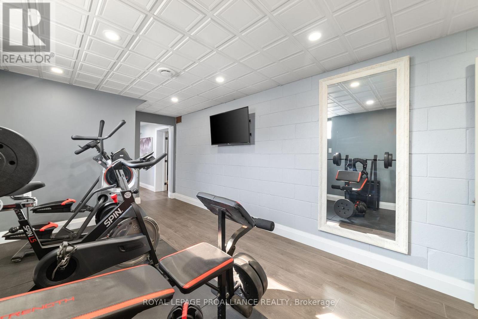 206 Elmwood Drive, Belleville (Thurlow Ward), Ontario  K8N 4Z4 - Photo 32 - X12394656