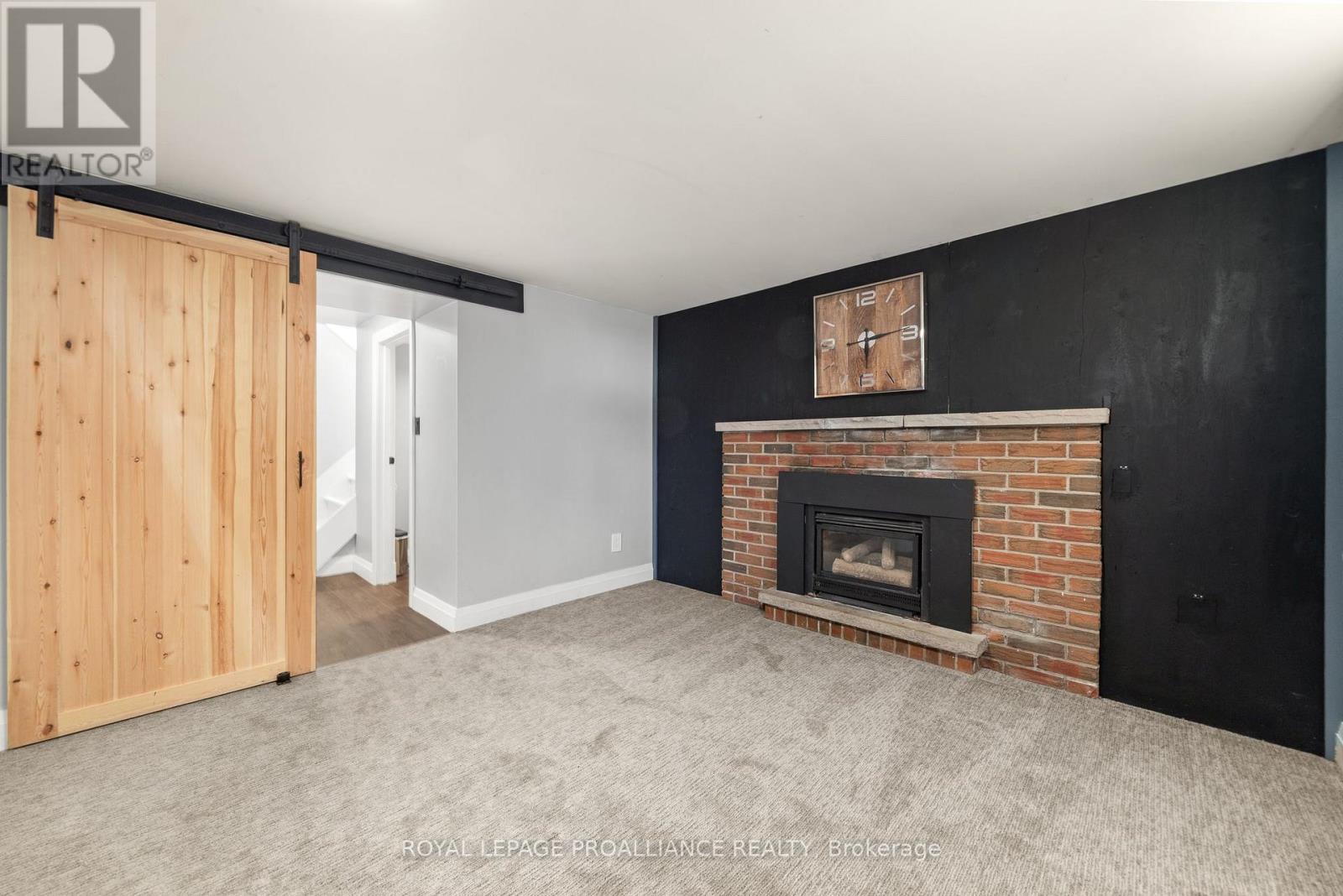 206 Elmwood Drive, Belleville (Thurlow Ward), Ontario  K8N 4Z4 - Photo 37 - X12394656